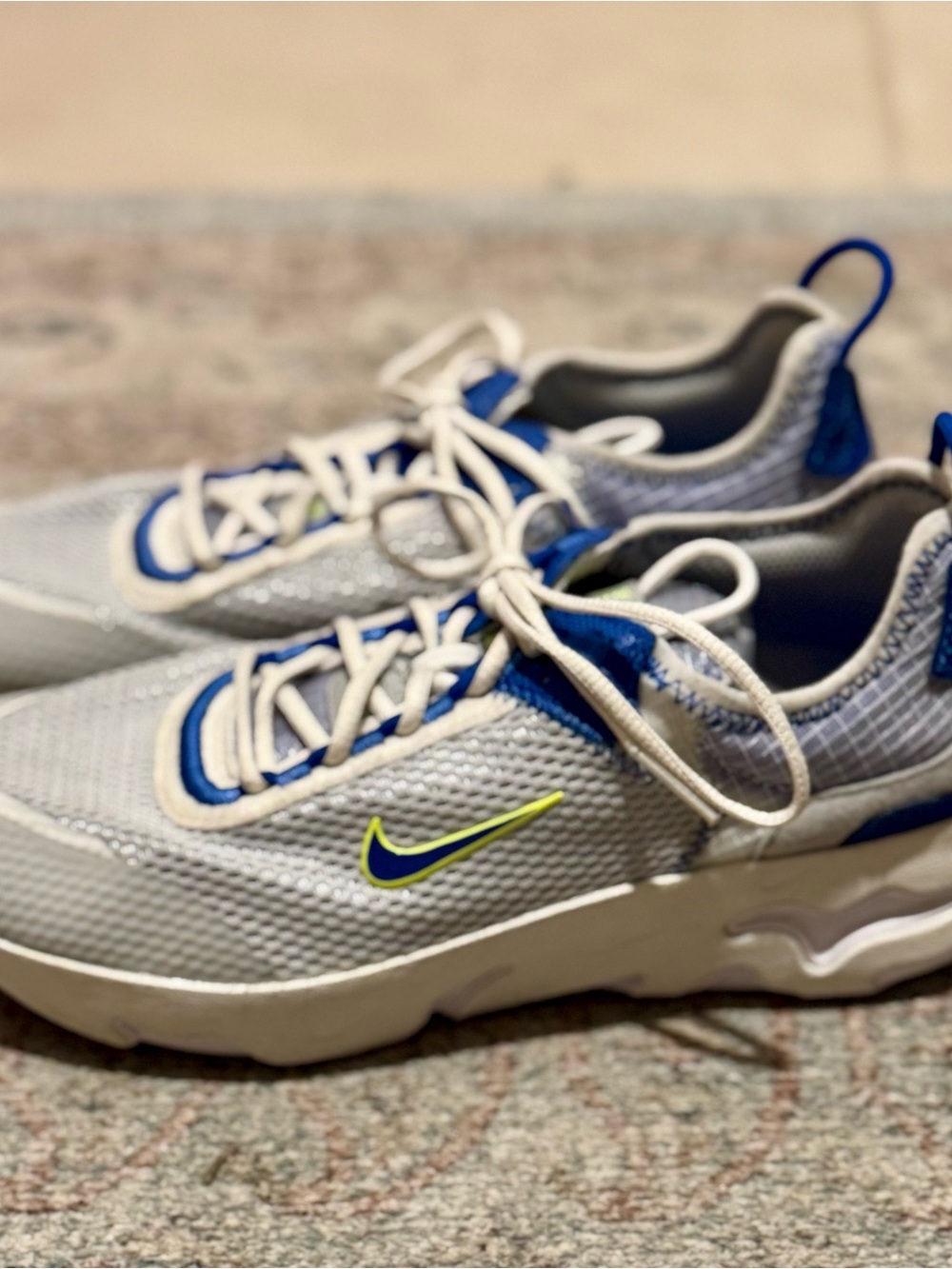 Nike Kids White and Blue Sneakers with Neon Yellow Swoosh